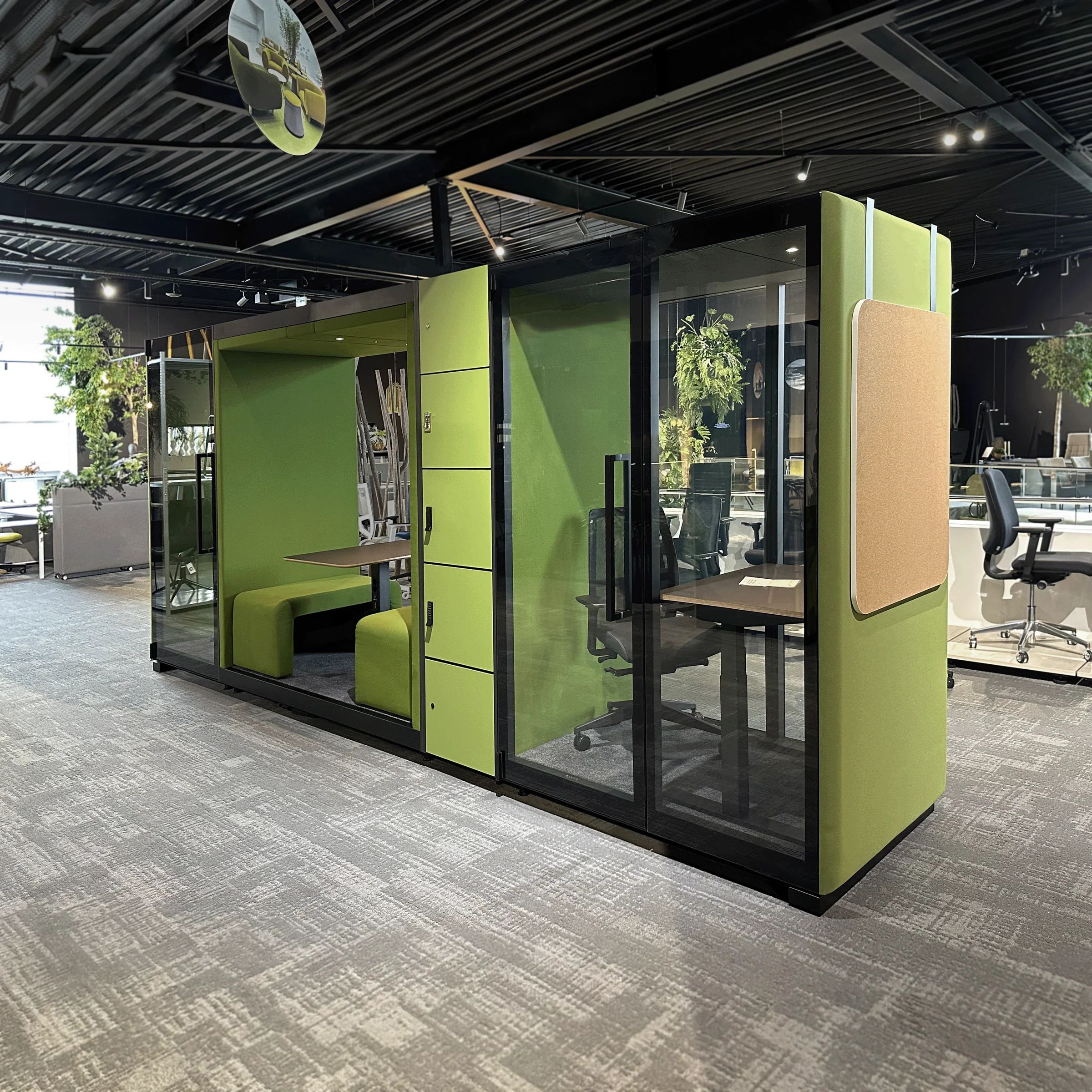 Kameleon acoustic booth with integrated green storage linkage