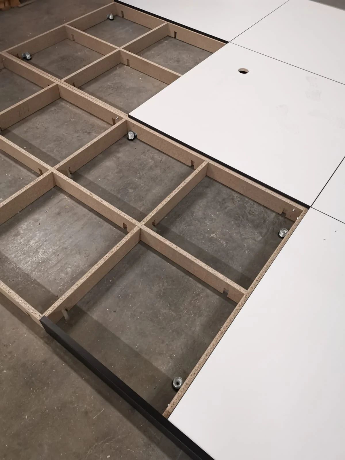 Detail of the assembled modular exhibition flooring